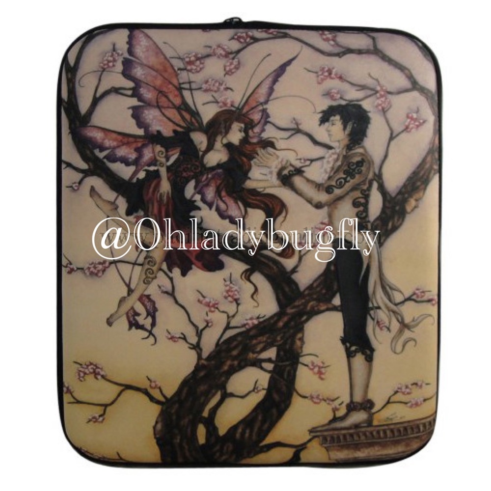 TEMPTATIONS LAPTOP SLEEVE